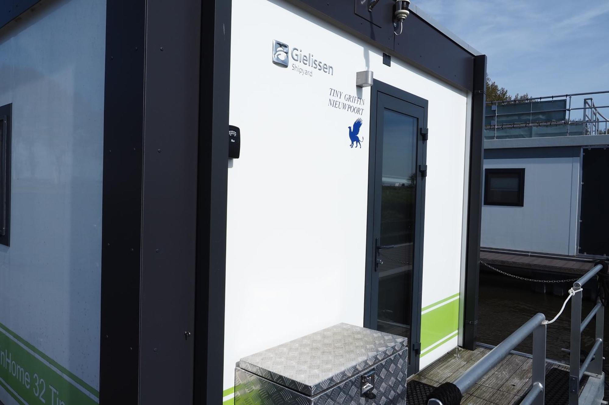 Houseboat Tiny Griffin Hotel Nieuwpoort Exterior photo