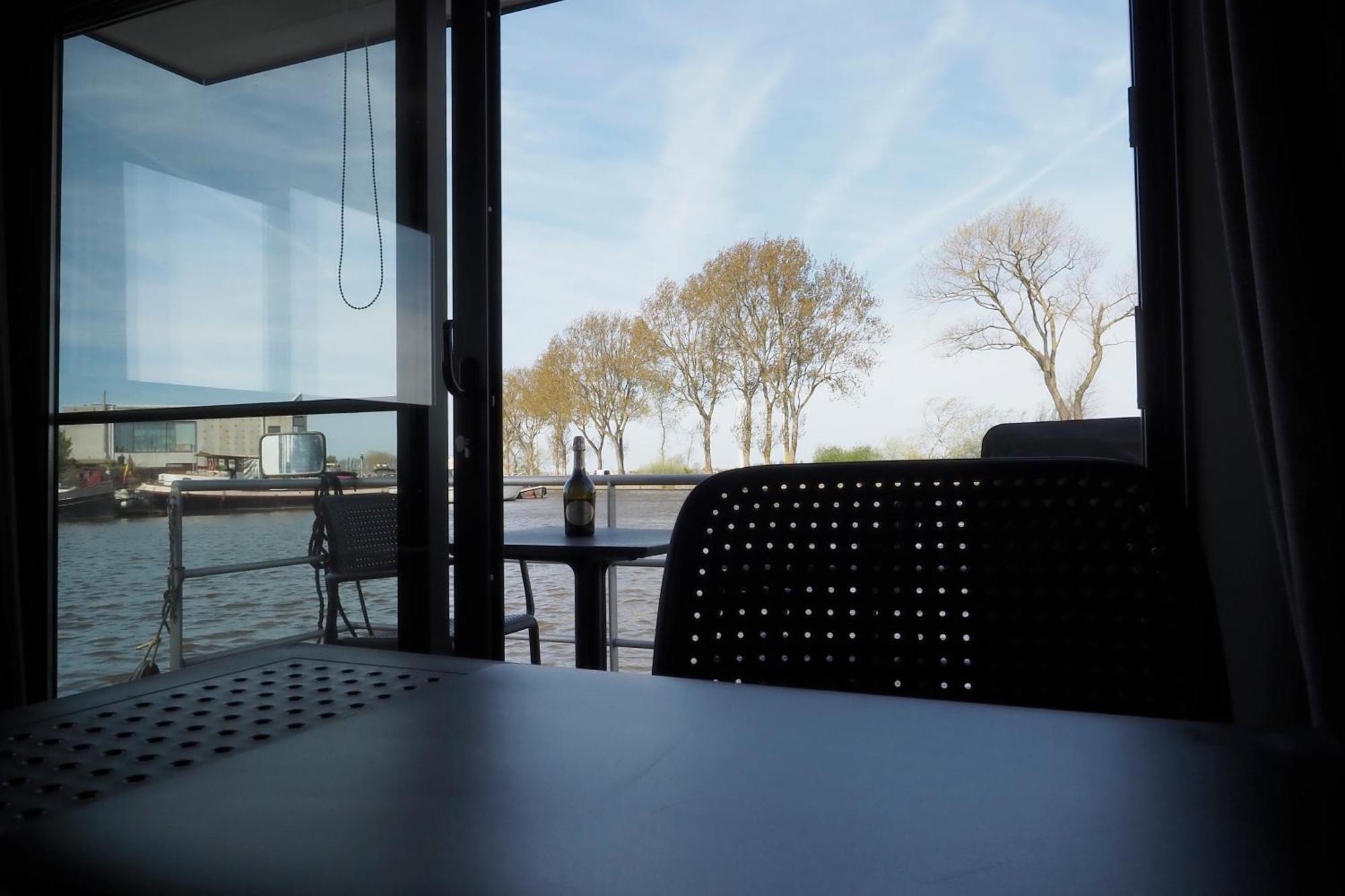 Houseboat Tiny Griffin Hotel Nieuwpoort Exterior photo