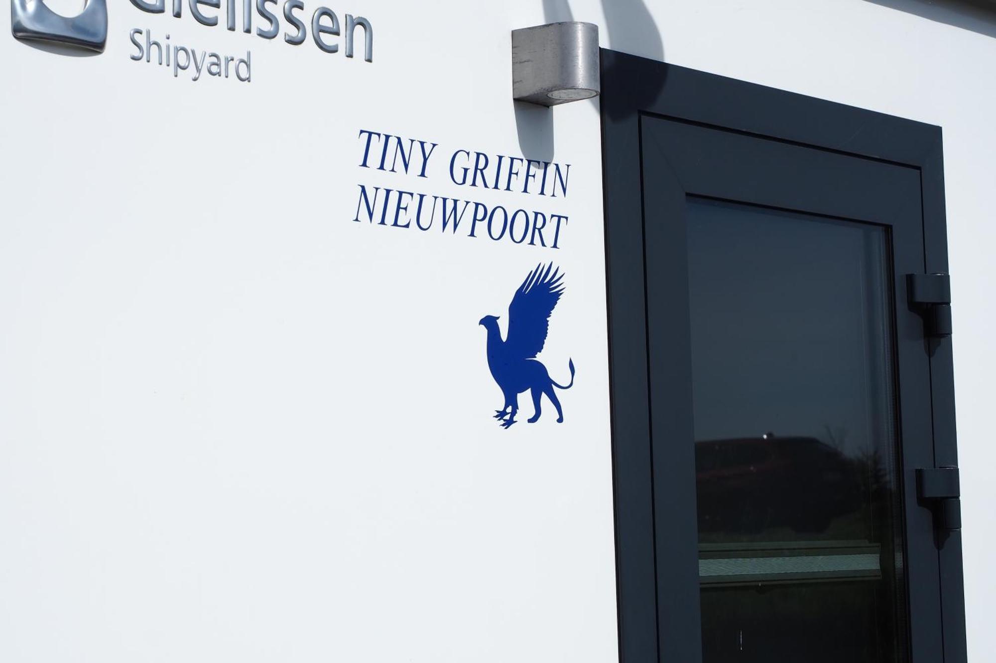 Houseboat Tiny Griffin Hotel Nieuwpoort Exterior photo