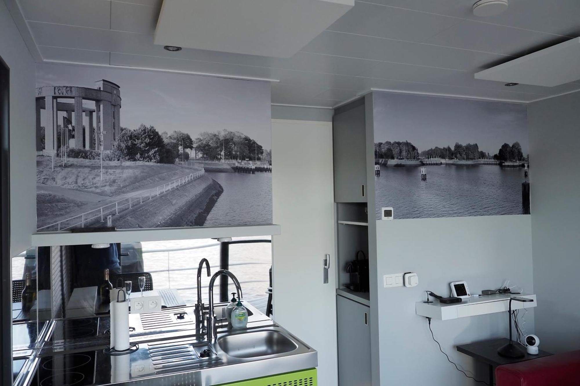 Houseboat Tiny Griffin Hotel Nieuwpoort Exterior photo